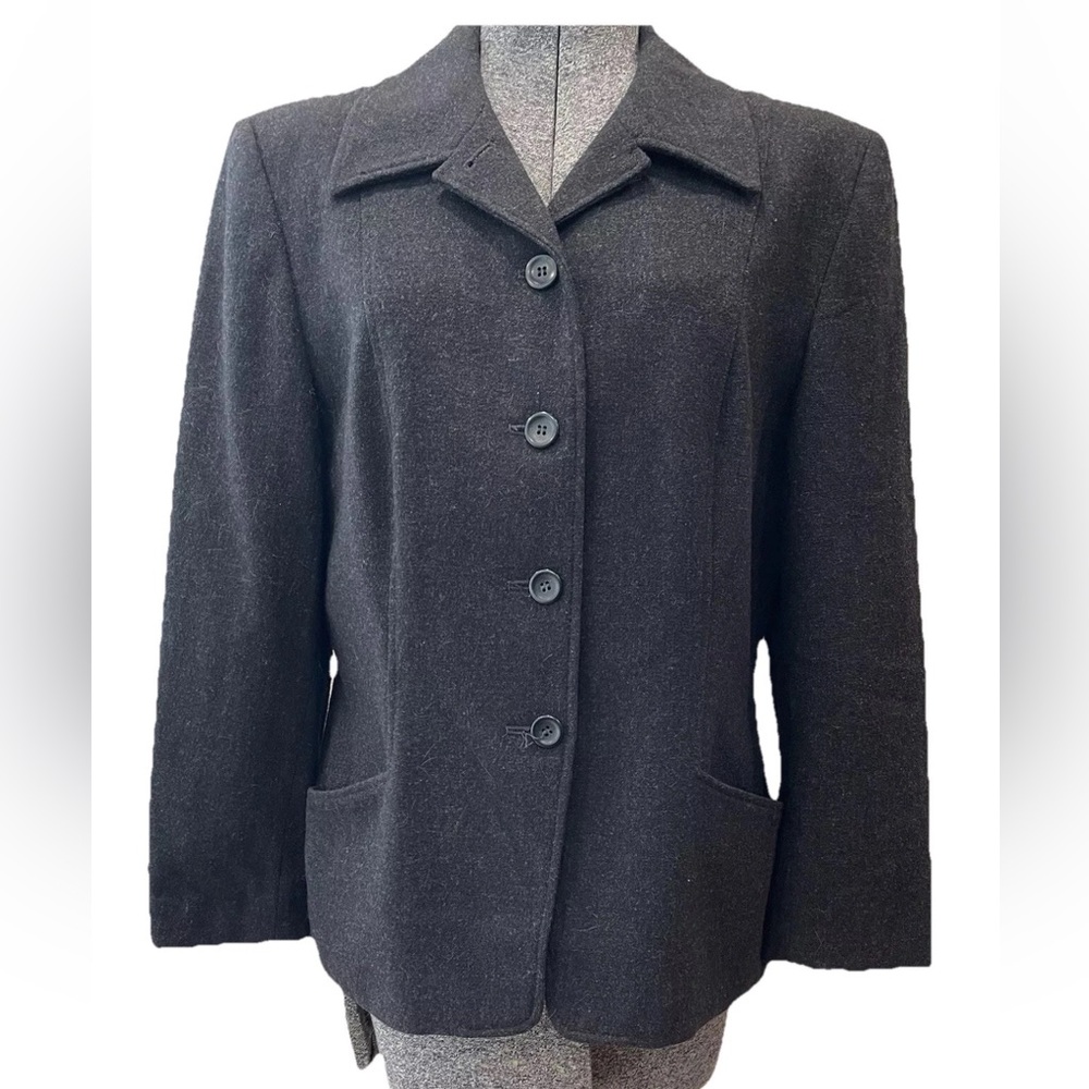 Pendleton 100% virgin wool ladies short black jacket size 10 made in USA Vintage